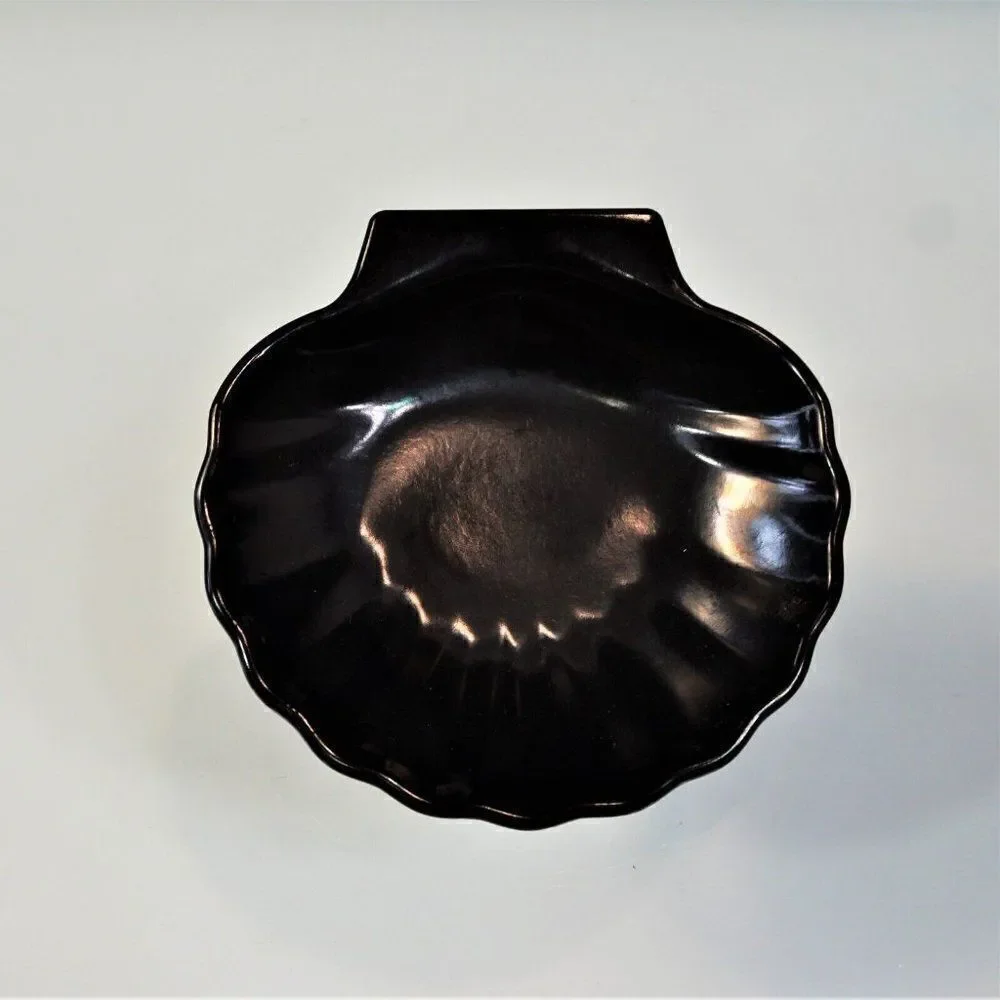 2 Shell Side Dishes Gessner Line 0332 Vintage Melamine Plastic Made In USA Dish